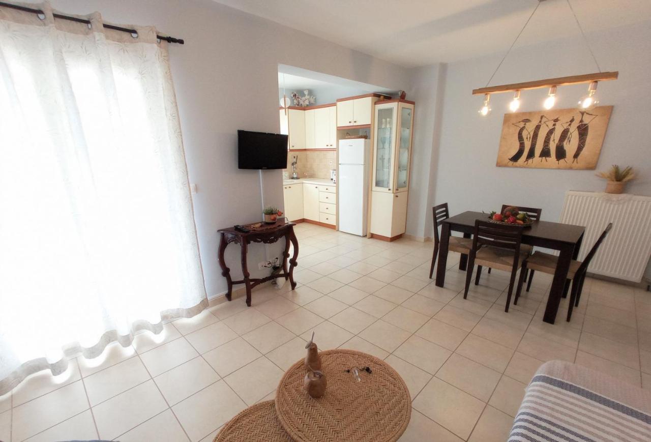 G Apartment In Agia Efimia Buitenkant foto