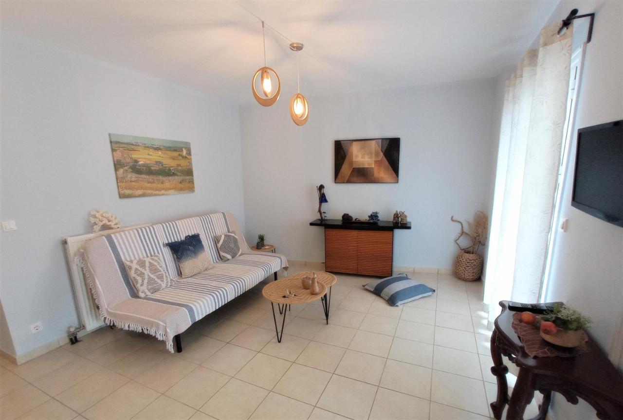 G Apartment In Agia Efimia Buitenkant foto