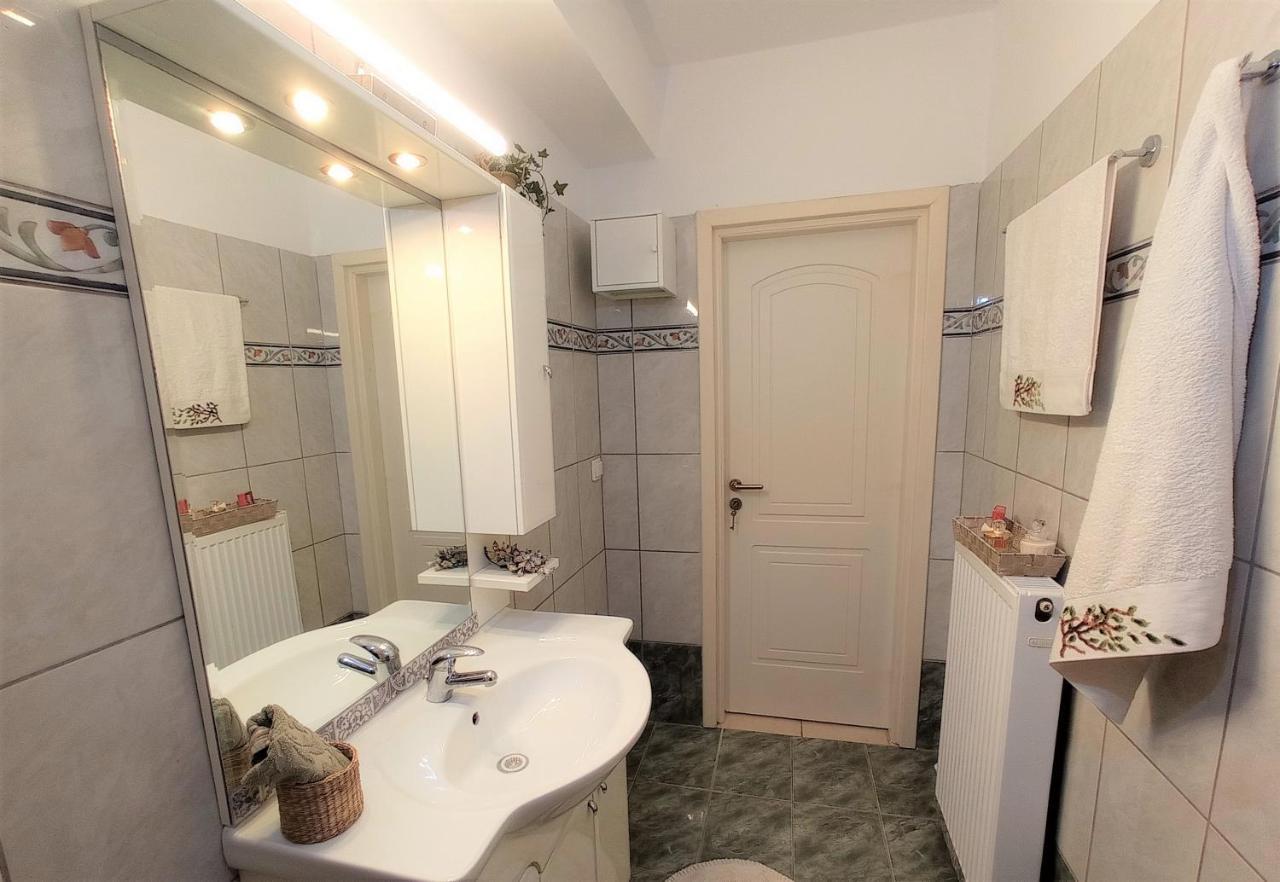 G Apartment In Agia Efimia Buitenkant foto